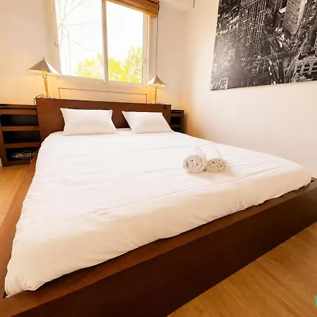 Elegant 44m² Flat With Balcony • Paris