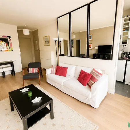 Elegant 44m² Flat With Balcony • Paris