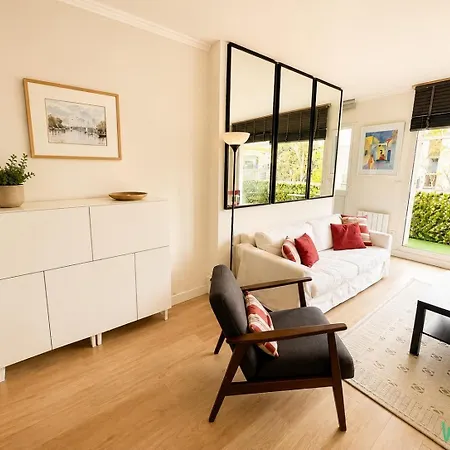 Elegant 44m² Flat With Balcony • Paris Neuilly-sur-Seine