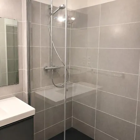 Elegant 44m² Flat With Balcony • Paris * Neuilly-sur-Seine