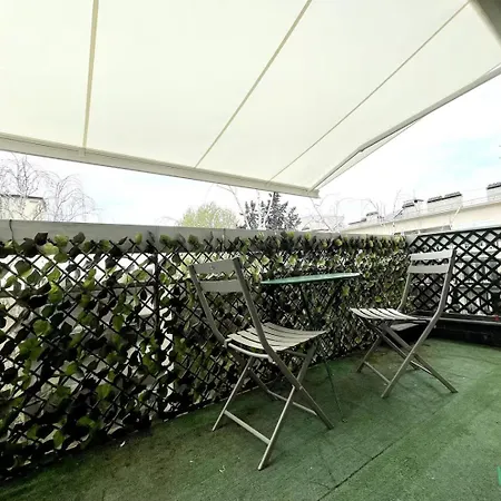 Elegant 44m² Flat With Balcony • Paris Neuilly-sur-Seine
